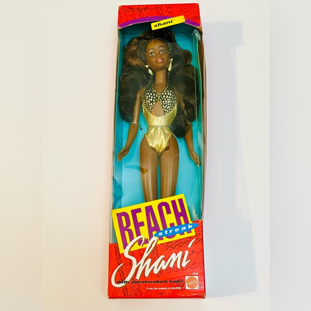 VTG Beach Streak Shani With Sun Streaked Hair